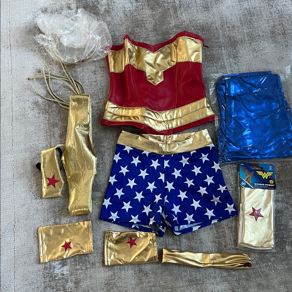 Wonder Woman Gold and Blue Costume Accessories xs/s